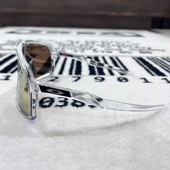 Oakley Sutro Low Bridge OO9406-B537 Polished Clear Frames w/ Prizm 24K Gold Lens - Picture 6 of 13